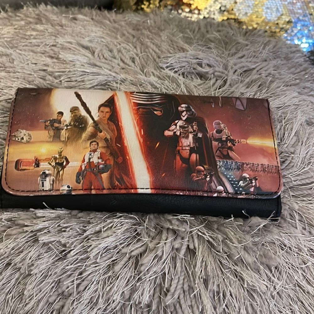 Starwars x loungefly the force awakens movie poster trifold wallet